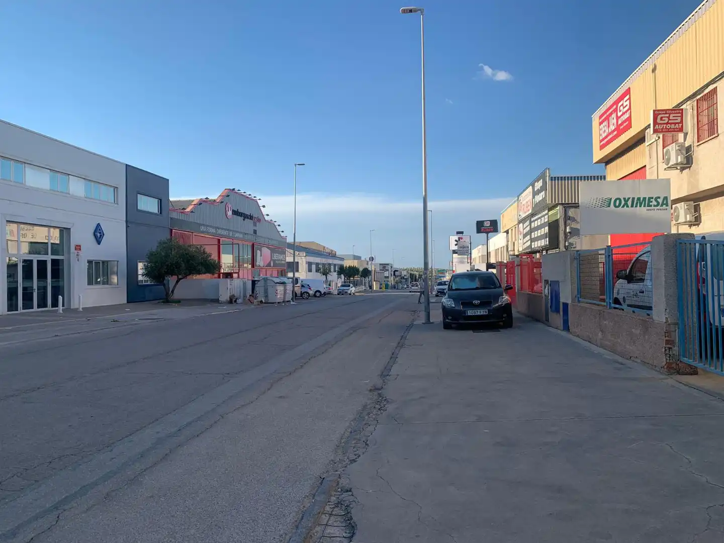 Fabrikhallen zur Miete in Calle Huelma, Renfe - Bulevar 1ª y 2ª Fase