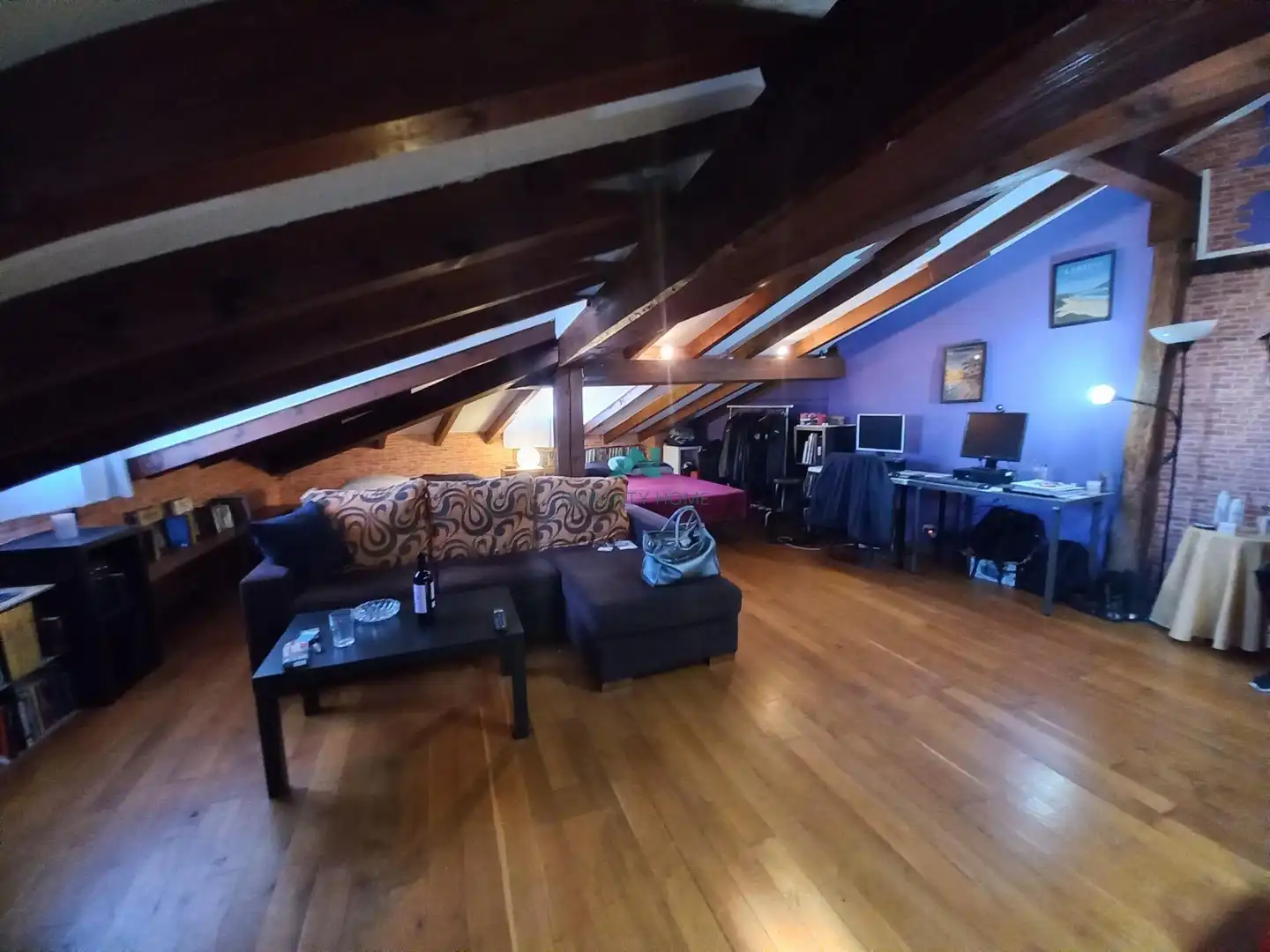 Attic for rent in Laredo