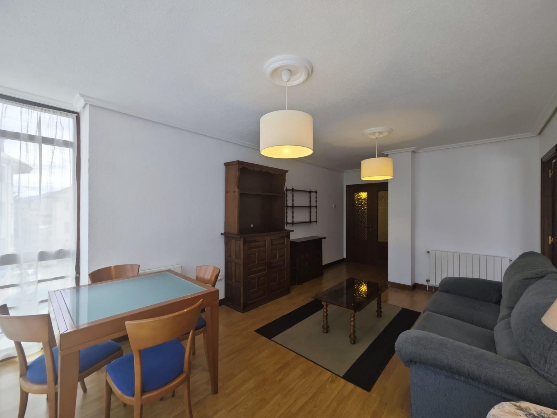 Living room of Flat for sale in Cabezón de la Sal  with Heating, Storage room and Balcony