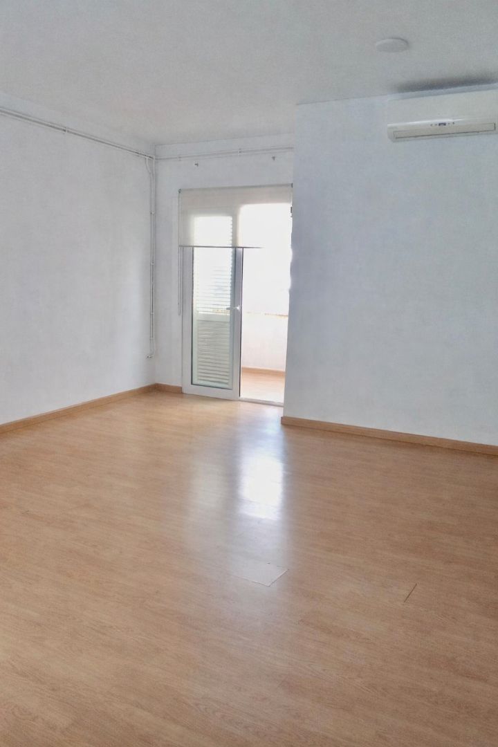 Habitación de Casa adosada en venta en Llançà con Aire acondicionado, Calefacción y Parquet