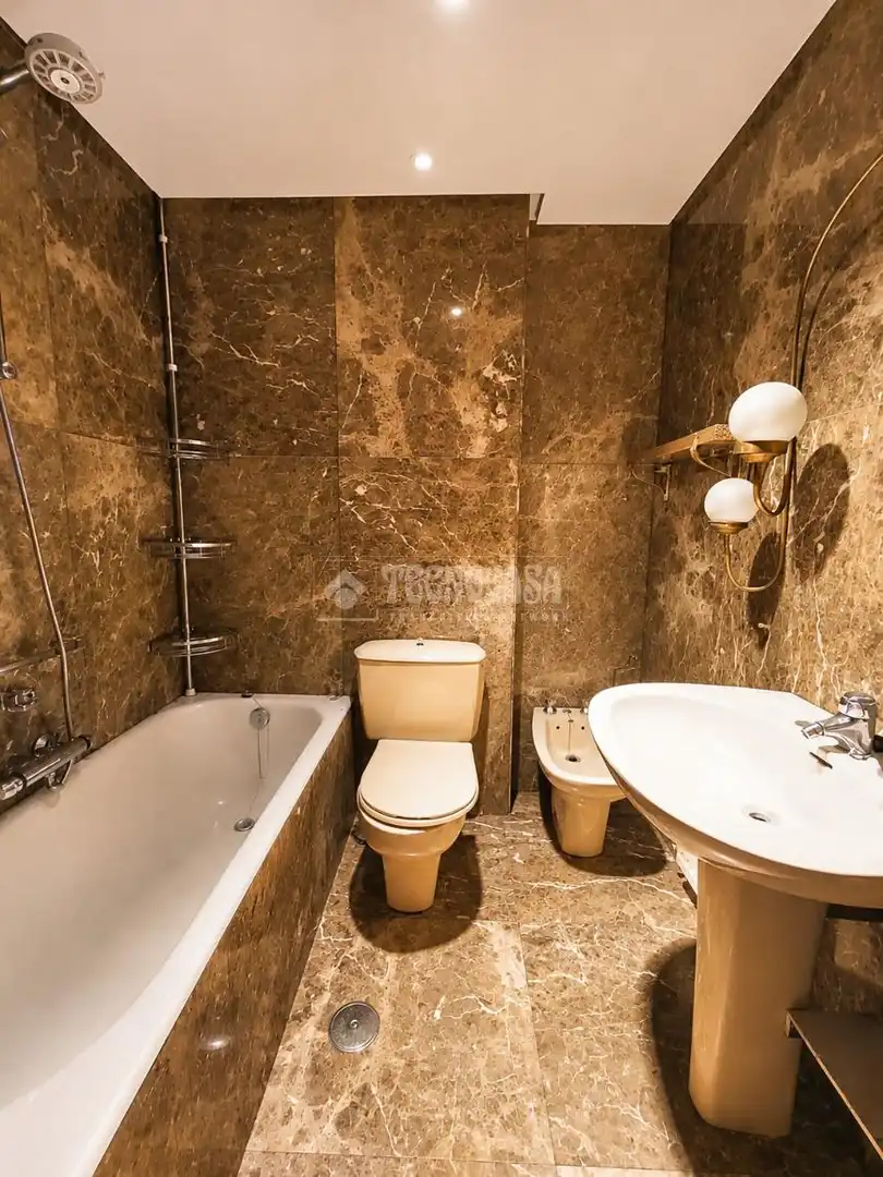 Baño de Piso en venta en Madrid con Calefacción