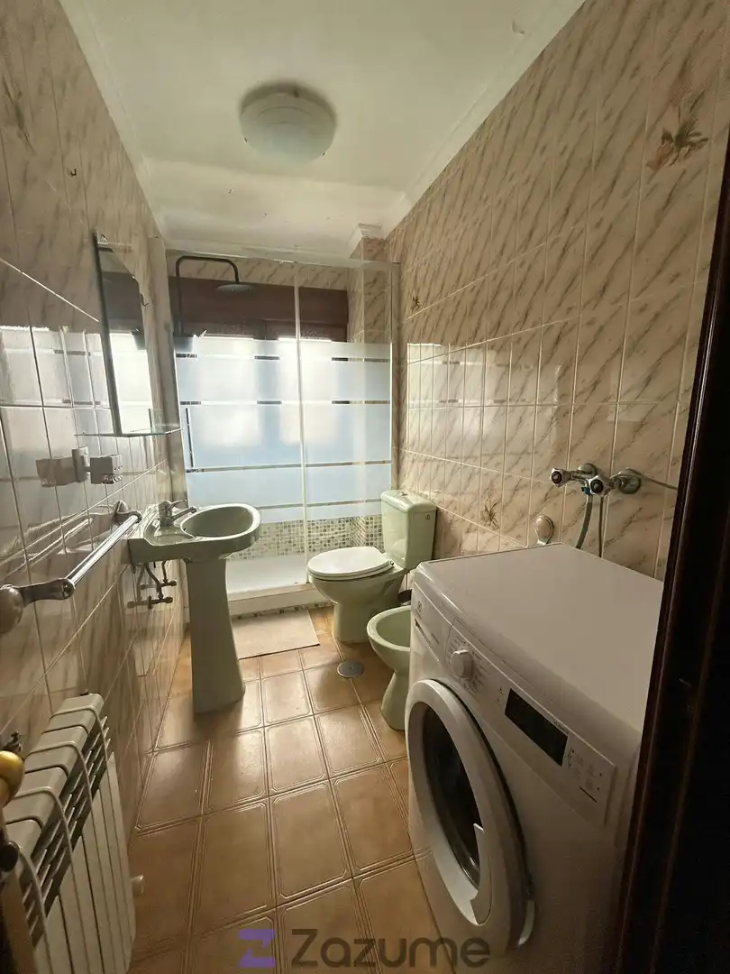 Bathroom of Flat for rent in Langreo  with Heating, Furnished and Oven