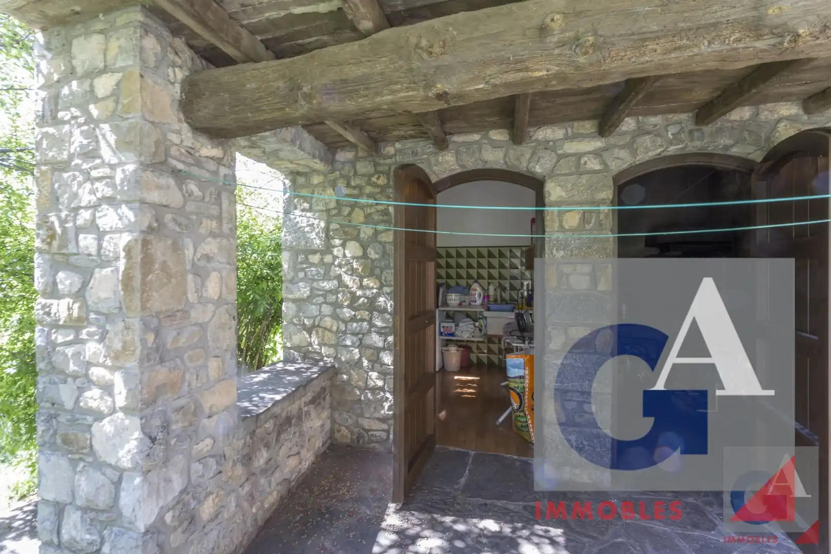 Country homes for sale in Montagut i Oix