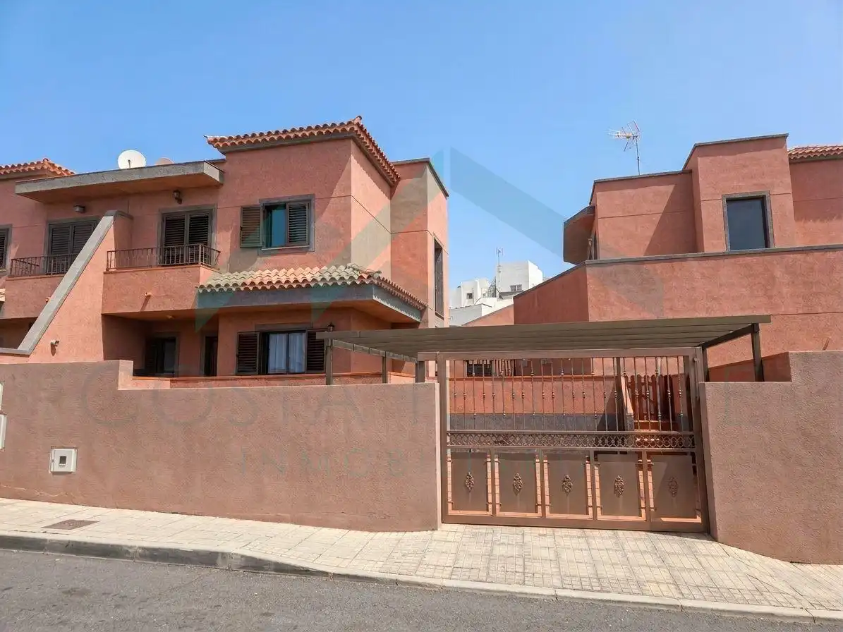 Casa amb piscina en venda a Calle Zaragoza, imagen 2