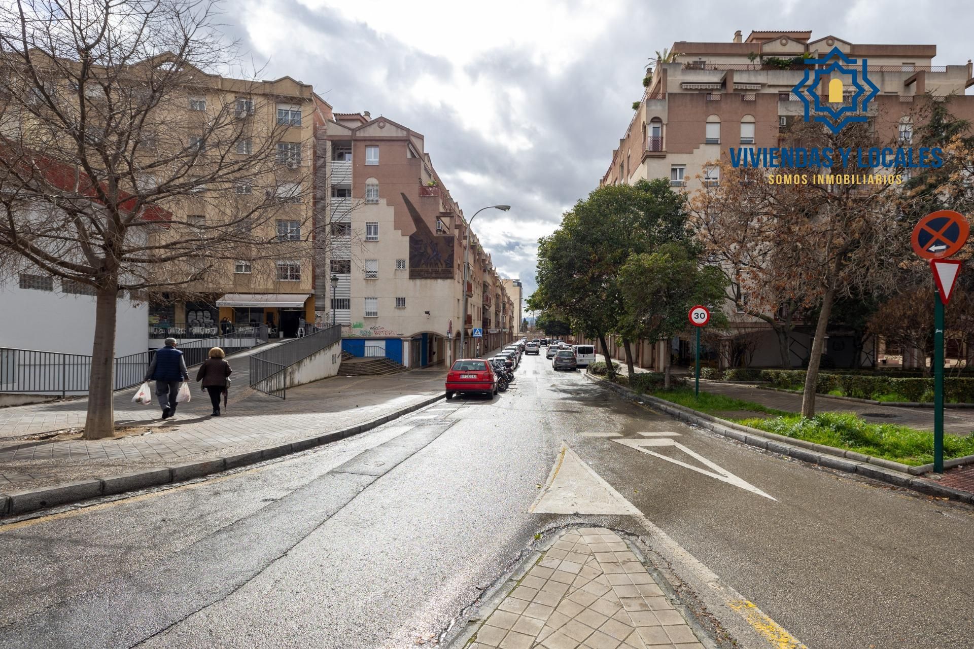 Exterior view of Garage for sale in  Granada Capital