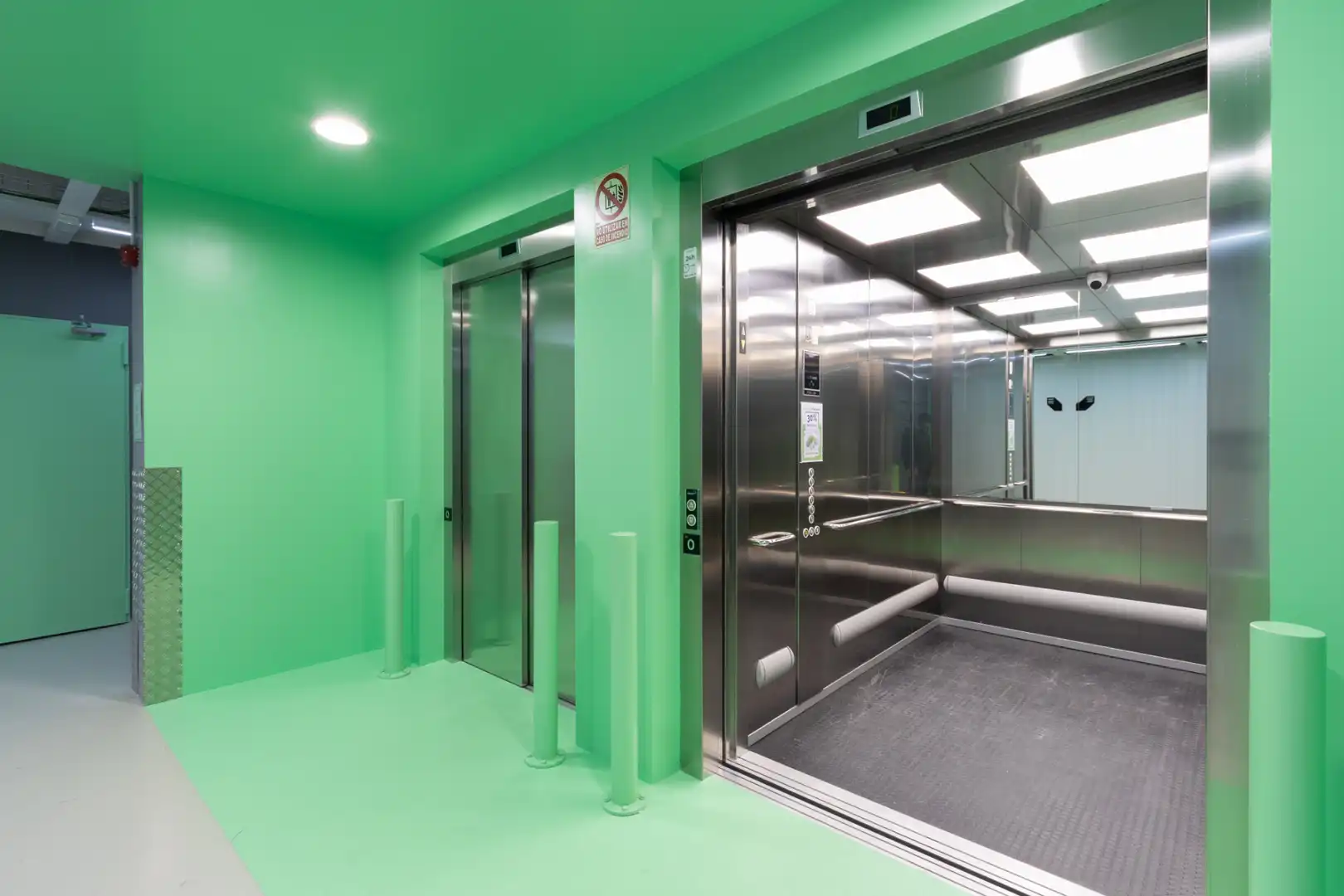 Garage zur Miete in Madrid mit Alarm