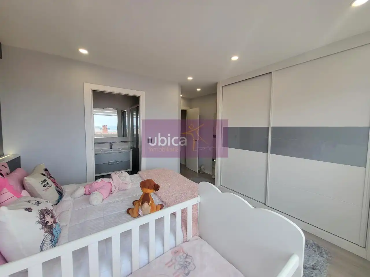Habitación de Piso en venta en Vigo  con Calefacción y Trastero