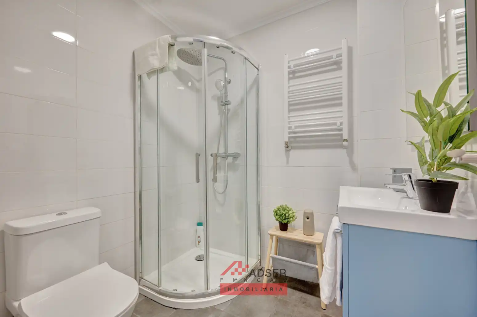 Bathroom of Flat for sale in  Logroño  with Heating and Terrace