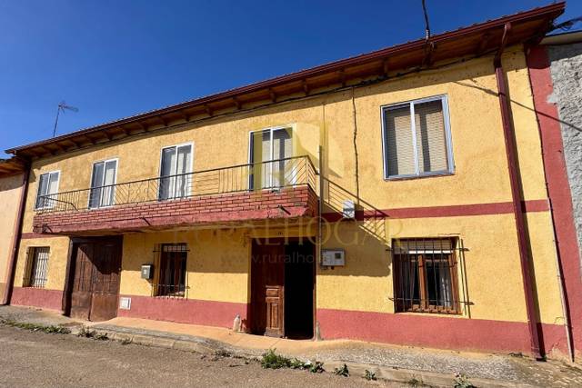 Casa-chalet en Venta en Calle de Benavente, 16 en San Adrián del Valle