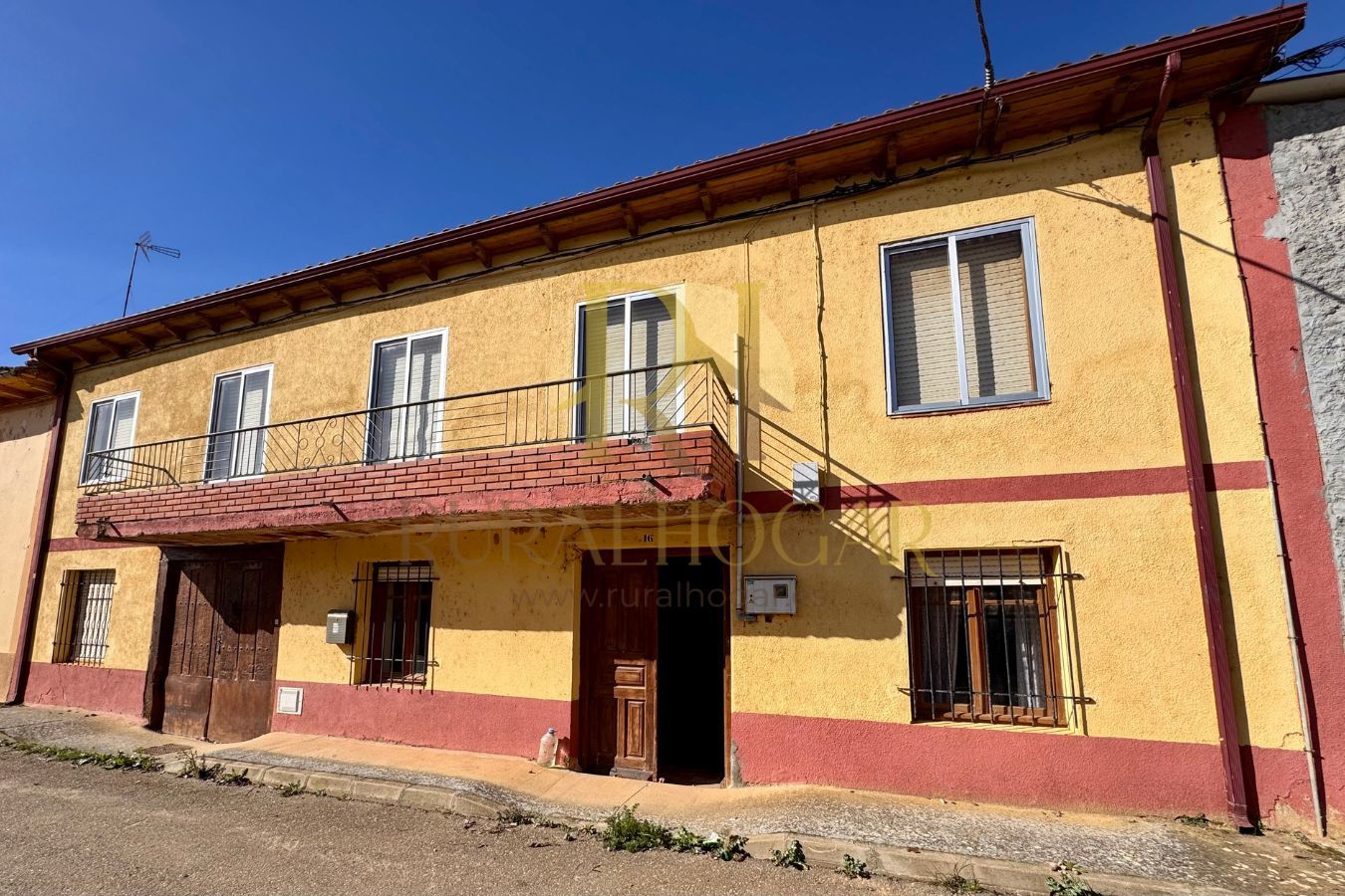 Vista exterior de Casa o xalet en venda en San Adrián del Valle