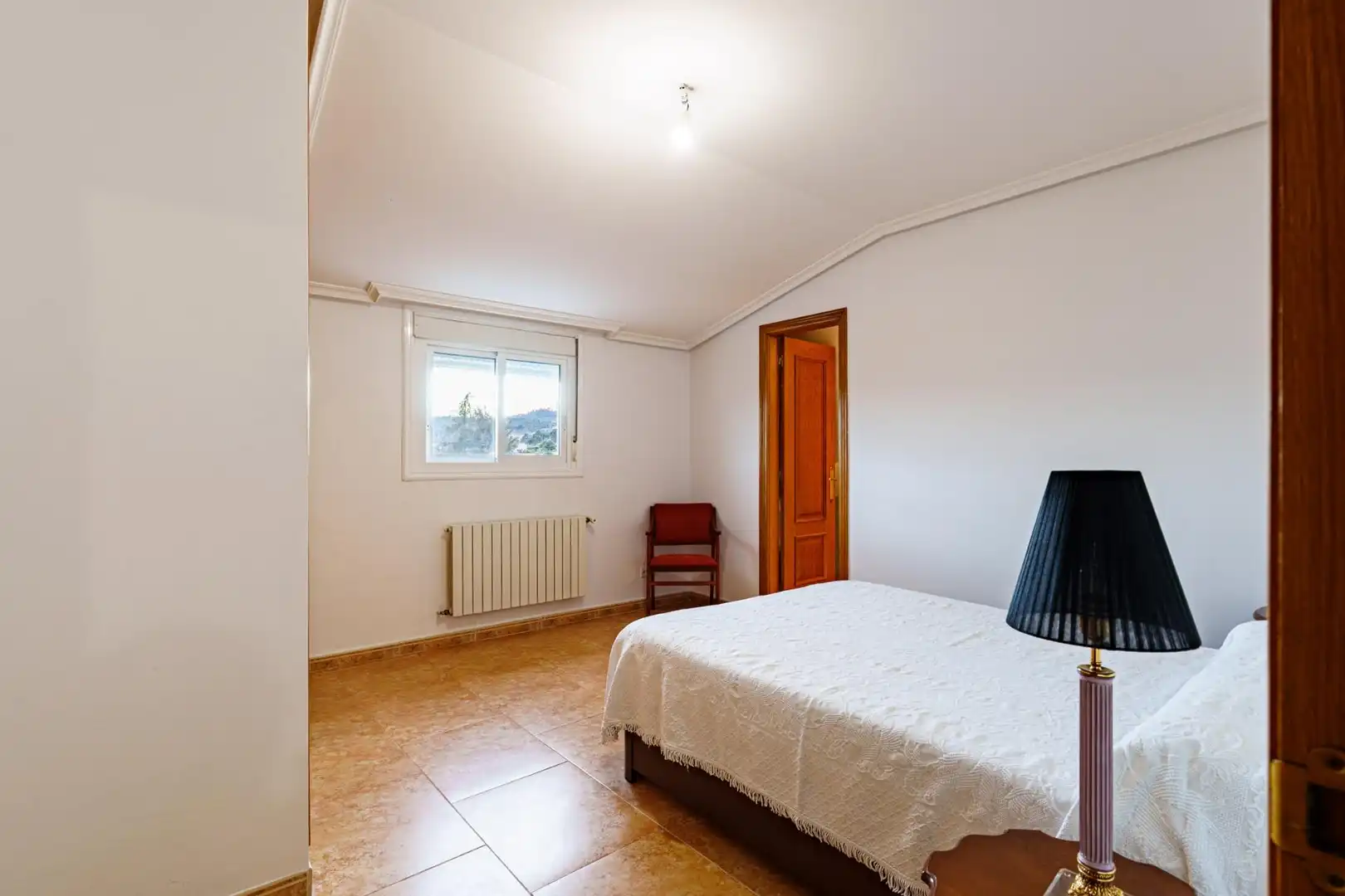 Habitación de Casa o chalet en venta en Ourense Capital  con Calefacción, Jardín privado y Balcón
