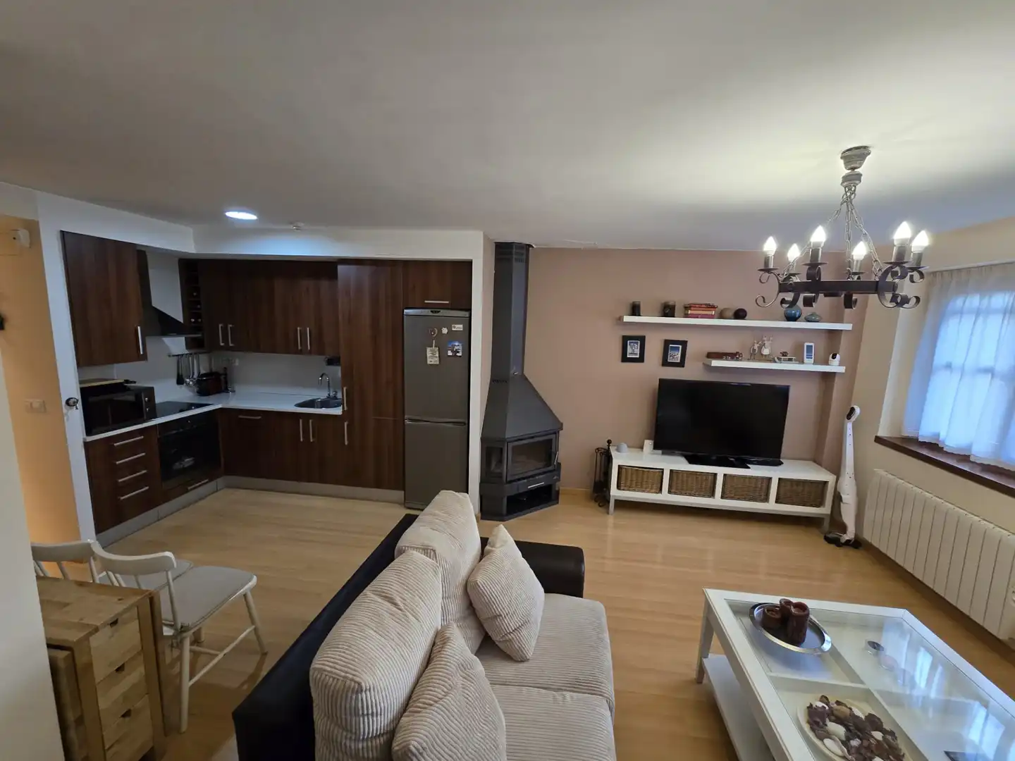 Sala de estar de Apartamento en venta en Benasque con Aire acondicionado, Calefacción y Amueblado
