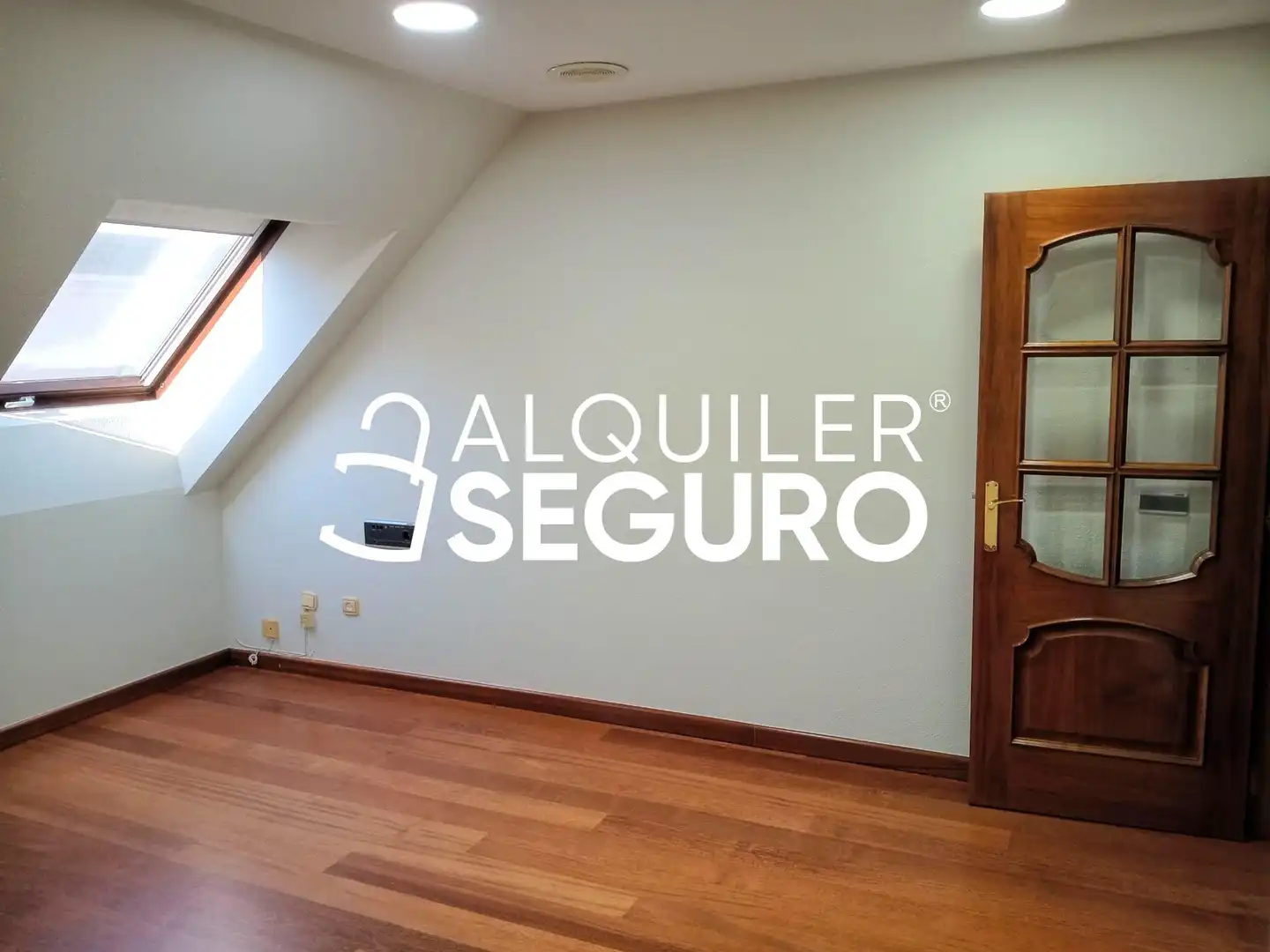 Bedroom of Flat for rent in Valladolid  with Air Conditioner and Heating