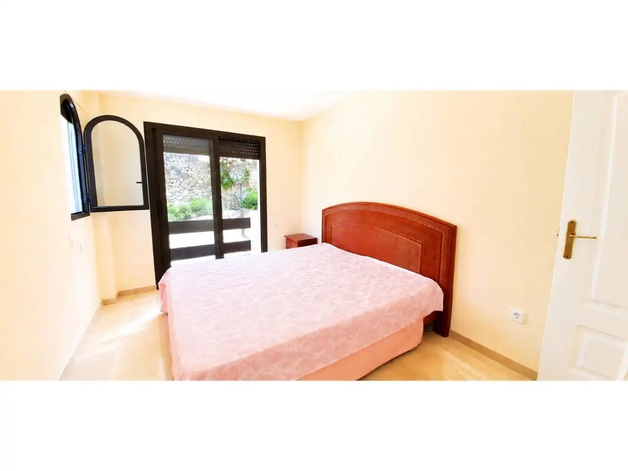 Schlafzimmer von Wohnung zum Verkauf in Manilva mit Klimaanlage, Terrasse und Möbliert