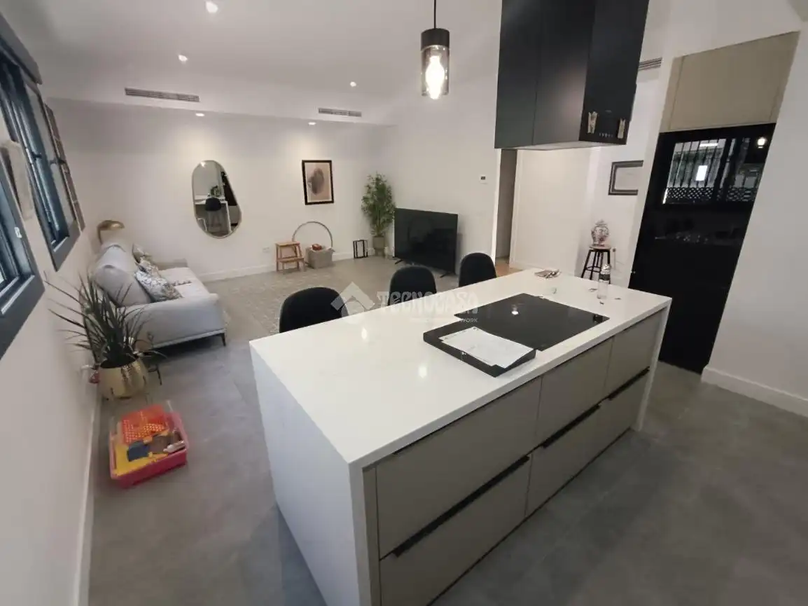Cocina de Piso en venta en Sevilla con Aire acondicionado