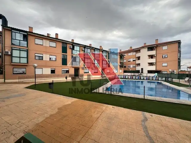 Vista exterior de Pis en venda en Fuensalida amb Balcó i Piscina comunitària