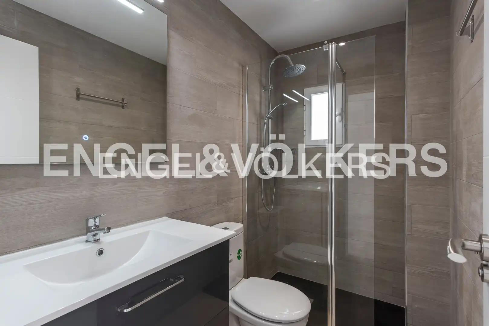 Baño de Piso de alquiler en Madrid con Aire acondicionado, Calefacción y Terraza