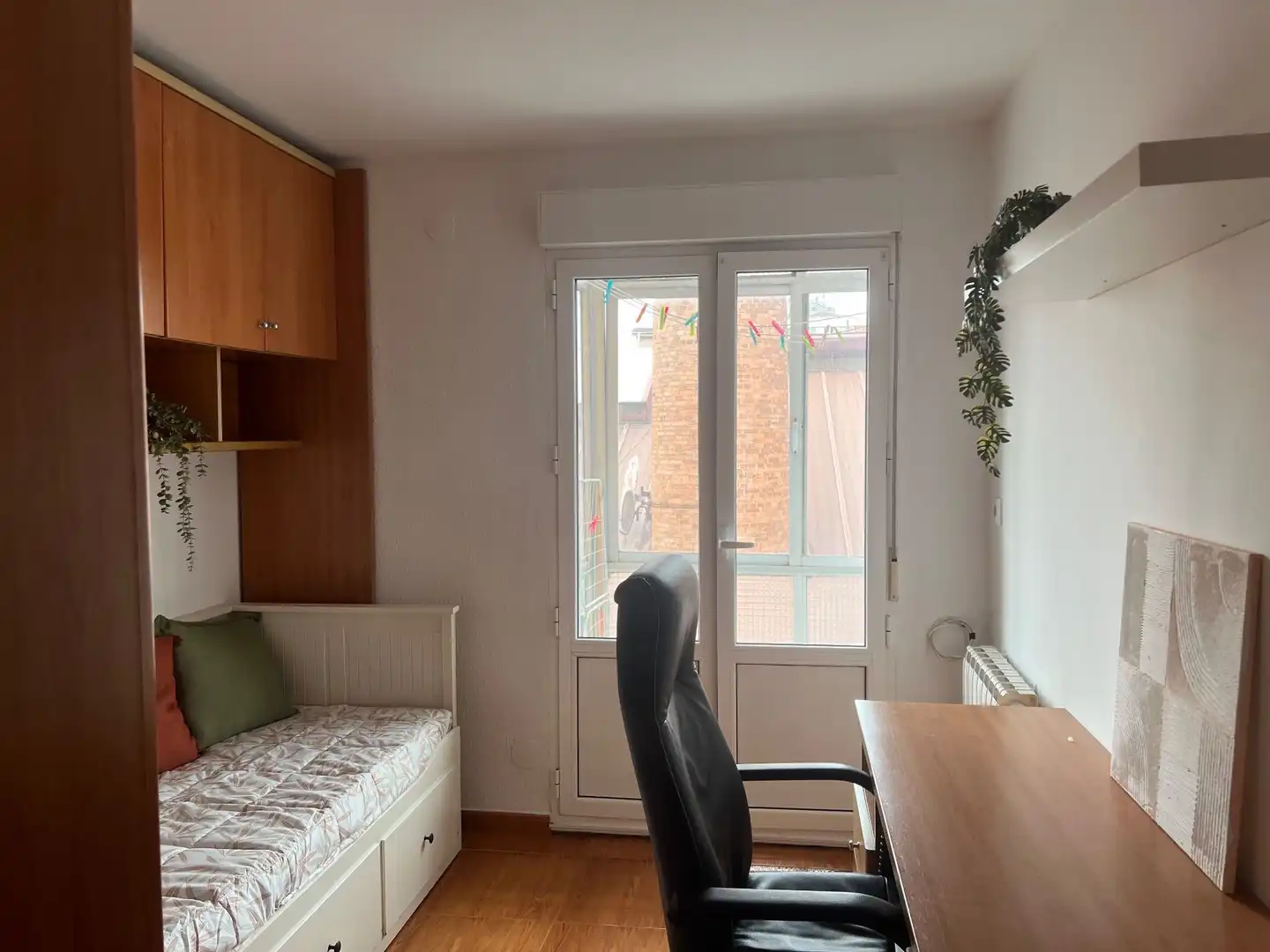 Habitación de Piso en venta en Gijón  con Calefacción, Terraza y Amueblado