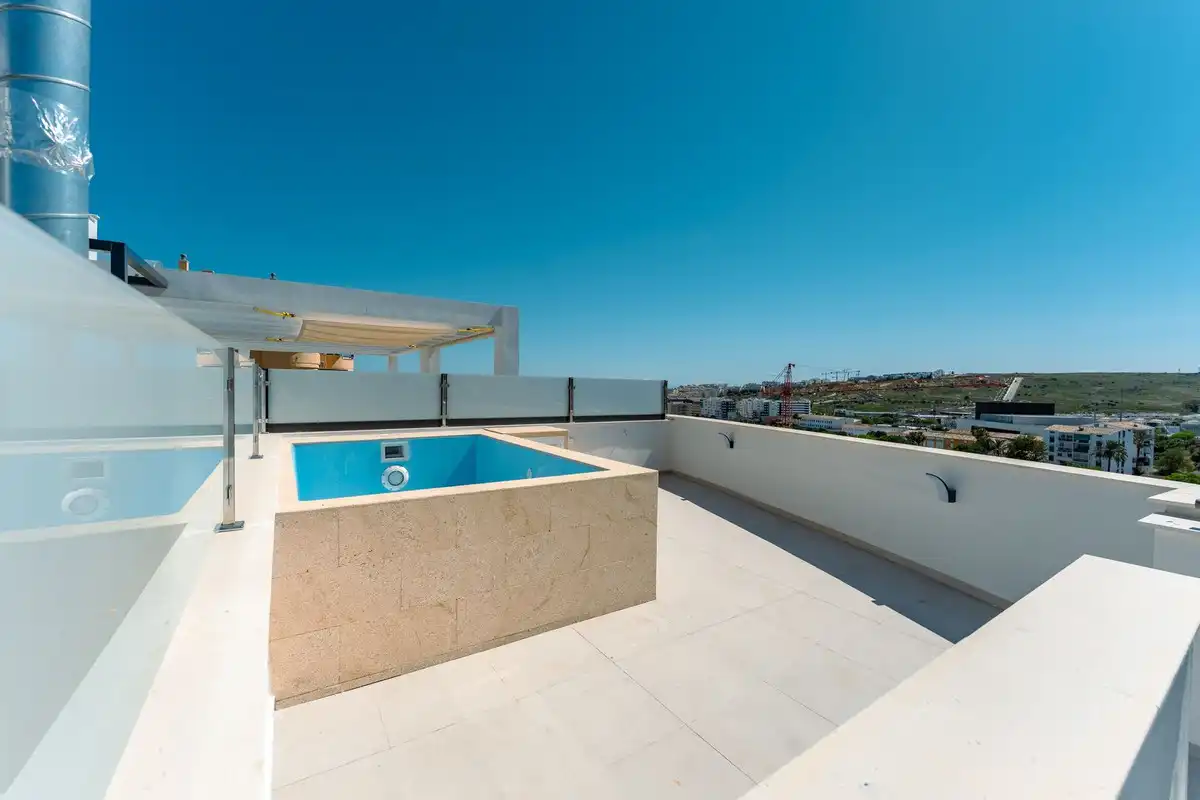 Piscina de Dúplex en venda en Estepona amb Terrassa, Traster i Piscina