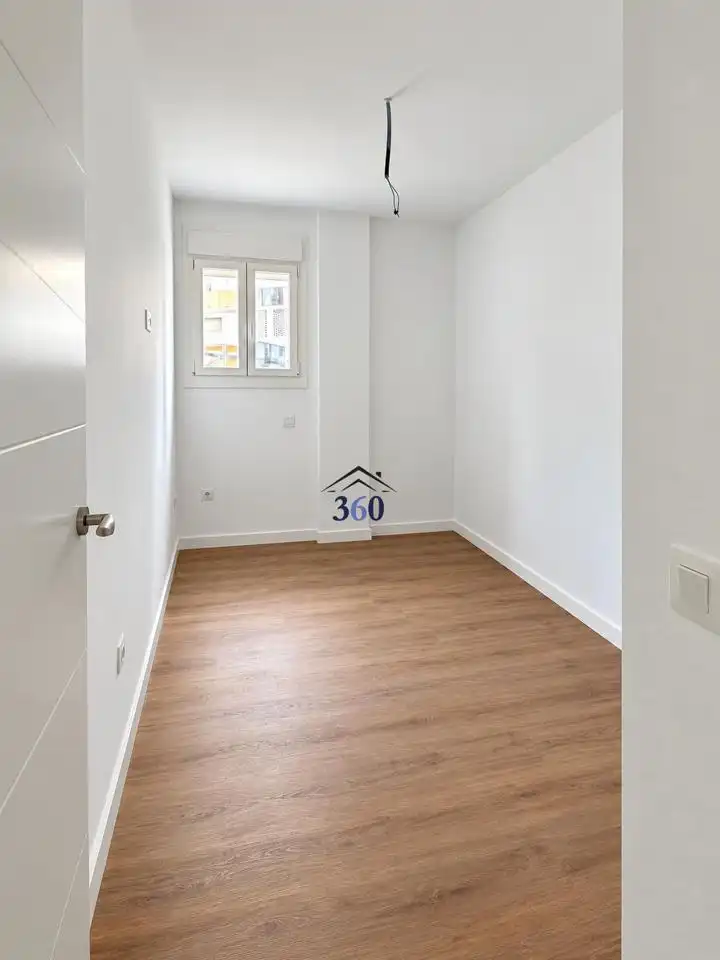 Rez-de-chaussée à vendre à Calle Antonio Floriano Cumbreño, imagen 6