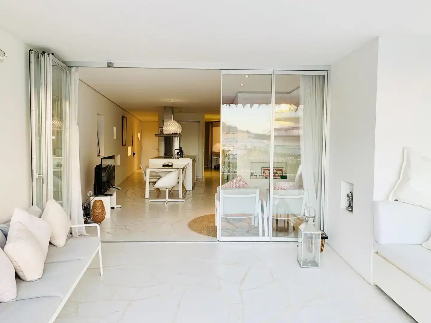 Wohnzimmer von Wohnungen zur Miete in Eivissa mit Klimaanlage, Schwimmbad und Balkon