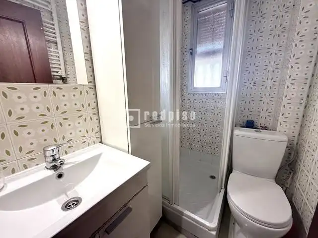 Bany de Pis en venda en Madrid amb Aire condicionat, Calefacció i Terrassa