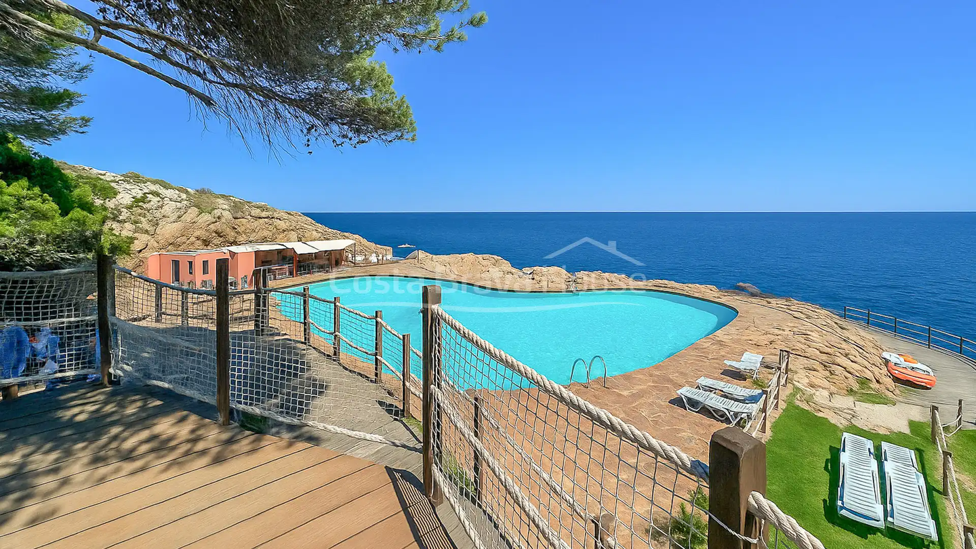 Piscina de Apartamento en venta en Begur con Aire acondicionado, Calefacción y Terraza