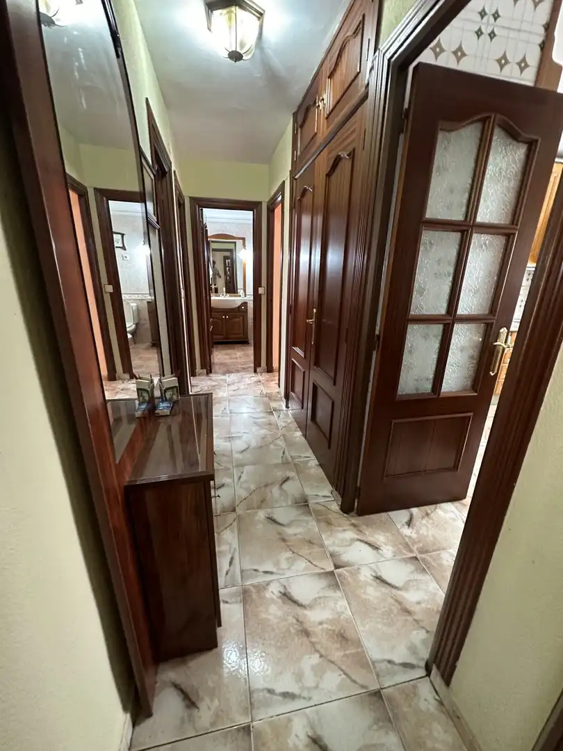 Wohnung zum Verkauf in Linares mit Klimaanlage und Heizung