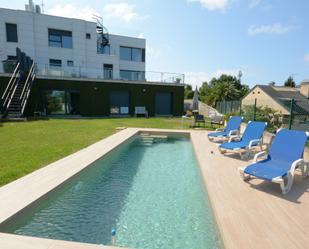 Piscina de Casa o xalet en venda en Donostia - San Sebastián  amb Terrassa