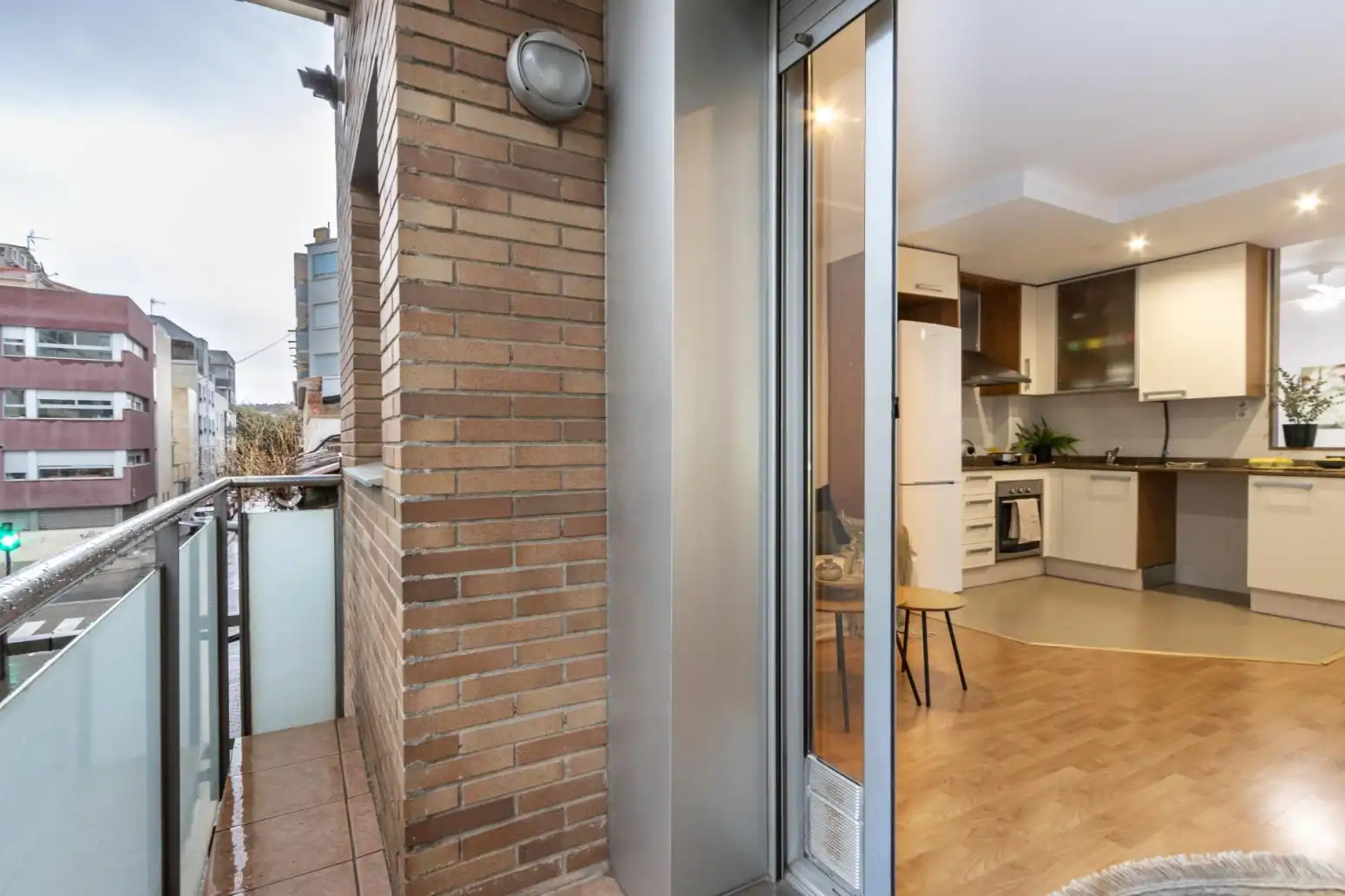 Wohnung zum Verkauf in Terrassa mit Heizung, Parkett und Terrasse