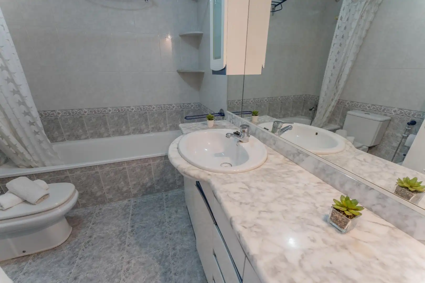 Baño de Piso en venta en Elche / Elx con Aire acondicionado y Balcón