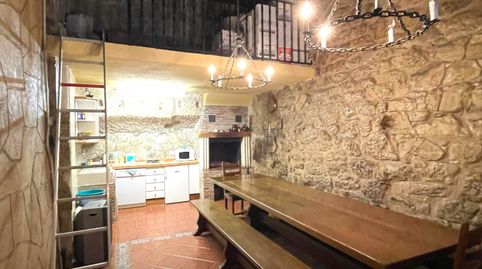 Bonita bodega en Anguciana ubicada en en el Barrio de Las Bodegas en el precio de 110.000 €.