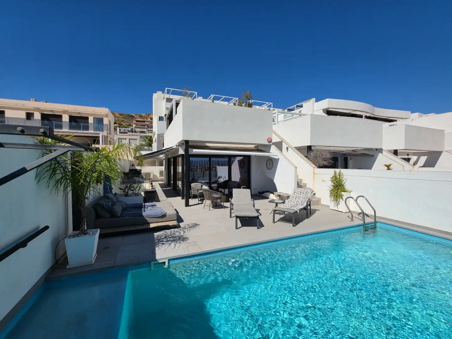 Villa con piscina in vendita a Av. l'Oliveró 113