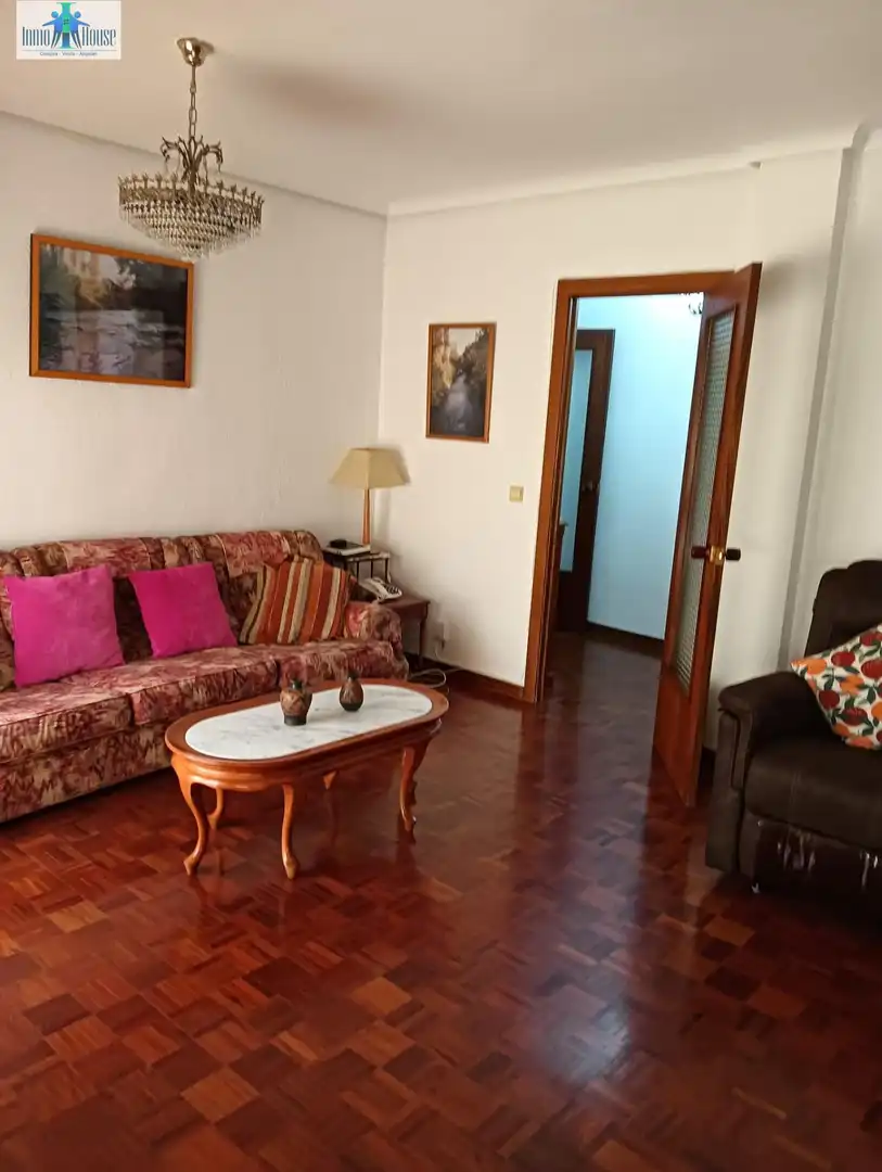 Living room of Flat for rent in Albacete  with Air Conditioner, Parquet flooring and Furnished