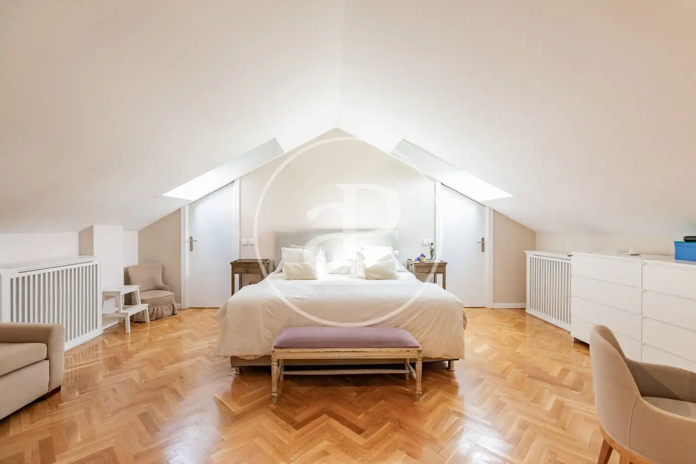 Habitación de Casa adosada en venta en Madrid con Aire acondicionado, Calefacción y Jardín privado