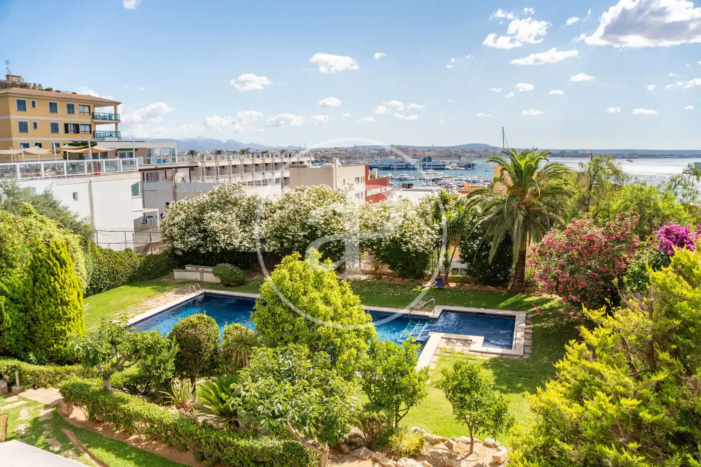 Jardín de Piso en venta en  Palma de Mallorca con Aire acondicionado, Calefacción y Jardín privado