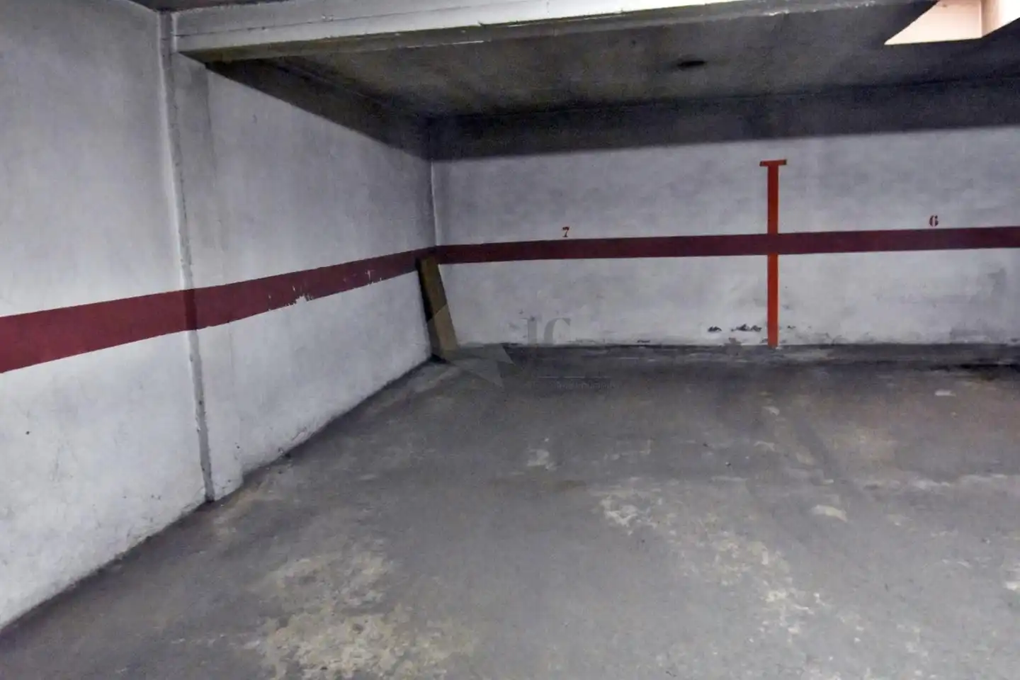 Aparcament de Pis en venda en Olmedo amb Calefacció, Parquet i Terrassa