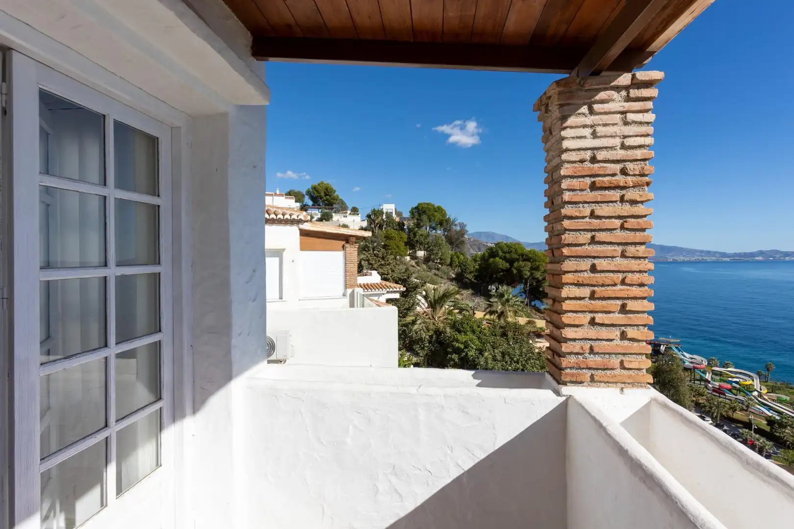 Vista exterior de Casa o chalet en venta en Almuñécar con Aire acondicionado, Jardín privado y Terraza