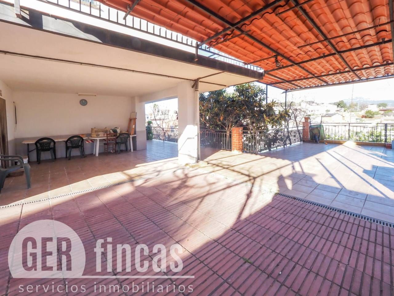 Terrace of House or chalet for sale in Terrassa  with Air Conditioner, Heating and Terrace