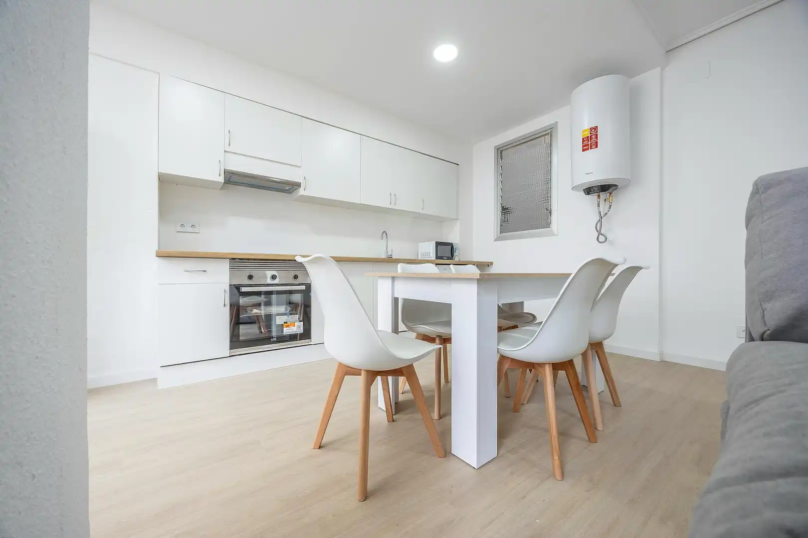 Kitchen of Flat for share in Valencia  with Air Conditioner, Heating and Furnished