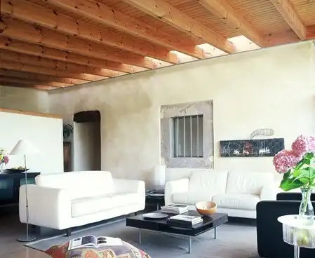 Sala d'estar de Edifici en venda en Caravia