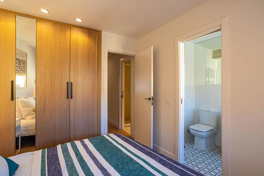 Room in Calle del Arroyo, 30, Valdeacederas