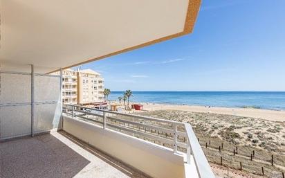 Bedroom of Flat for sale in Torrevieja  with Terrace and Furnished