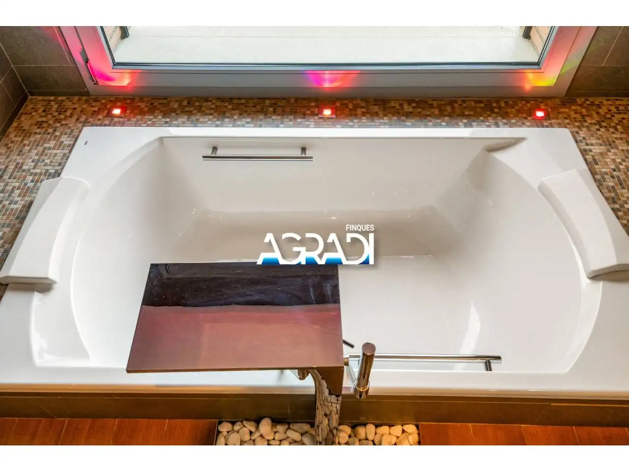 Bathroom of Houses for sale in Les Franqueses del Vallès  with Air Conditioner, Heating and Private garden