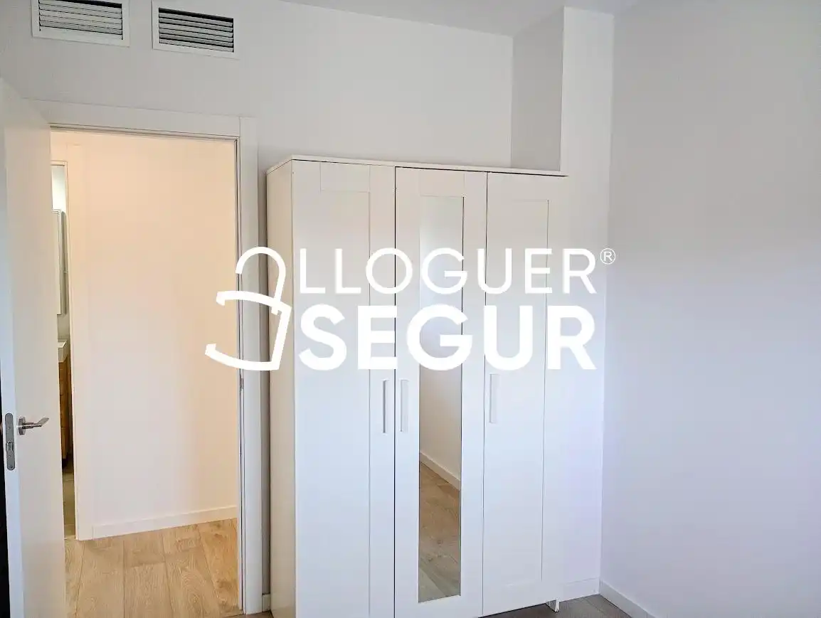 Habitación de Piso de alquiler en Viladecans con Aire acondicionado, Terraza y Trastero