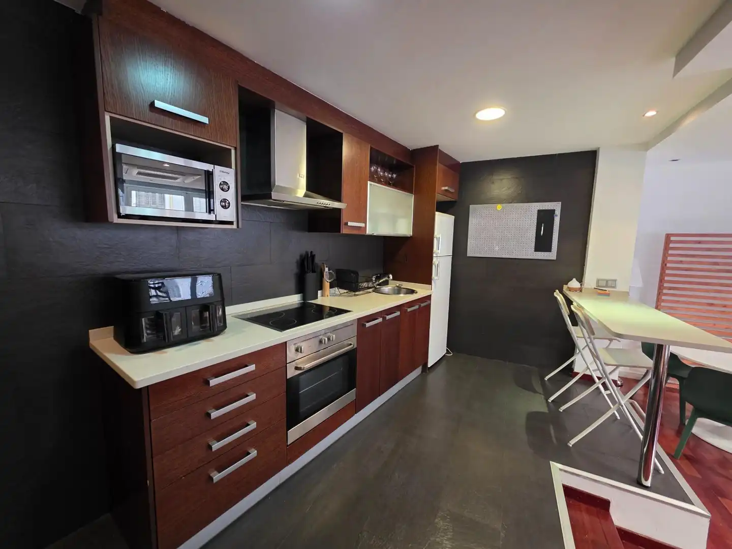 Cuina de Apartament en venda en Barcelona amb Alarma
