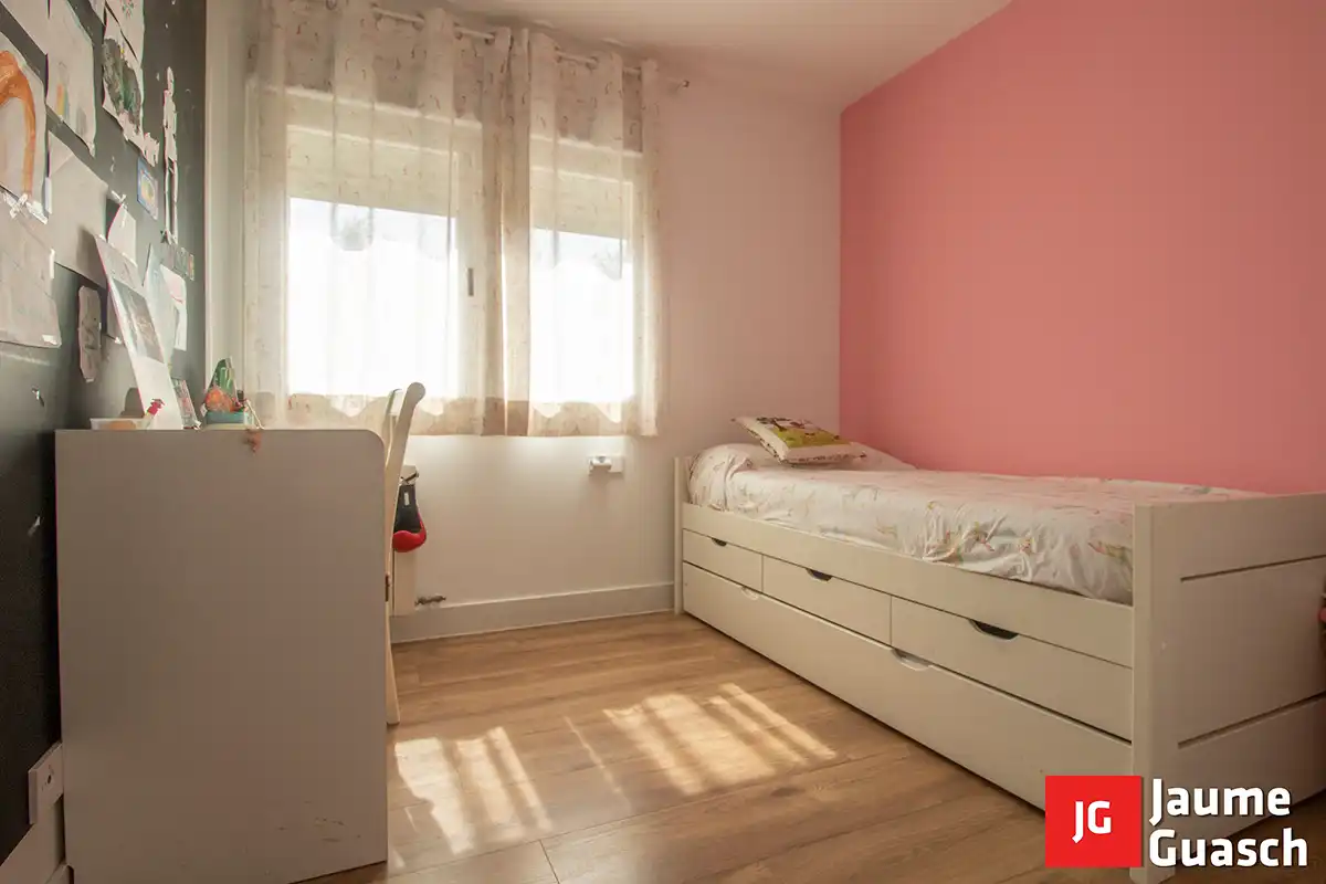 Habitación de Casa o chalet en venta en El Vendrell con Aire acondicionado, Calefacción y Jardín privado