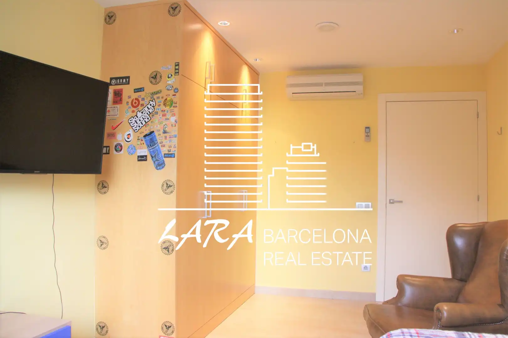 Vista exterior de Casa o chalet de alquiler con opción a compra en Viladecans con Aire acondicionado, Calefacción y Jardín privado