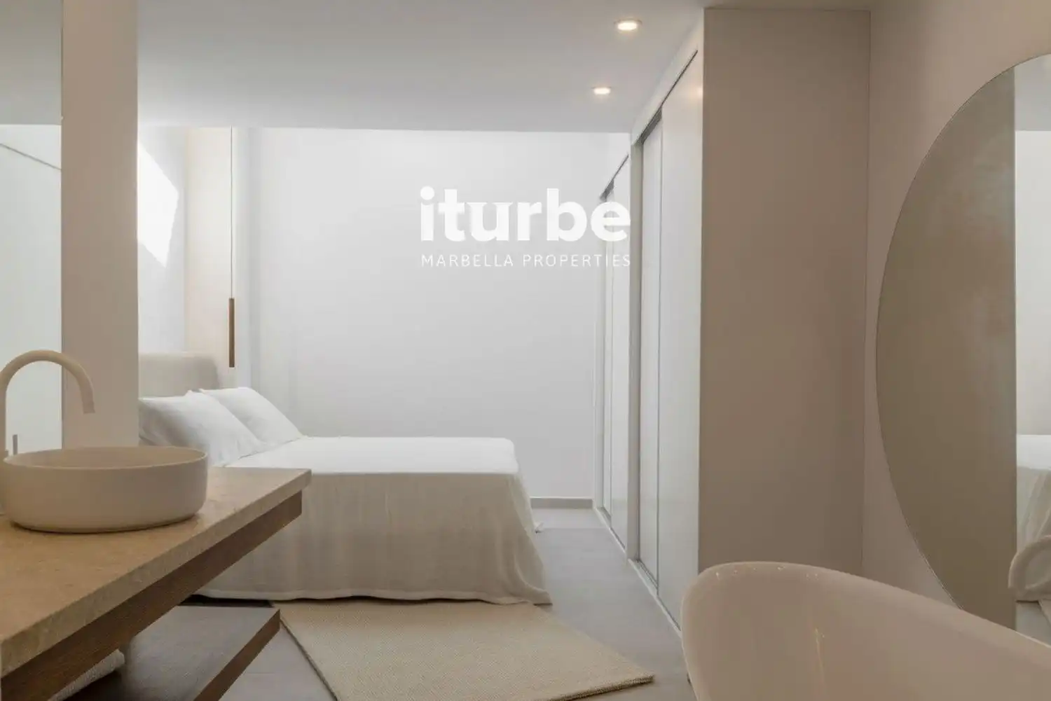 Habitación de Casa adosada de alquiler en Marbella con Aire acondicionado, Terraza y Piscina