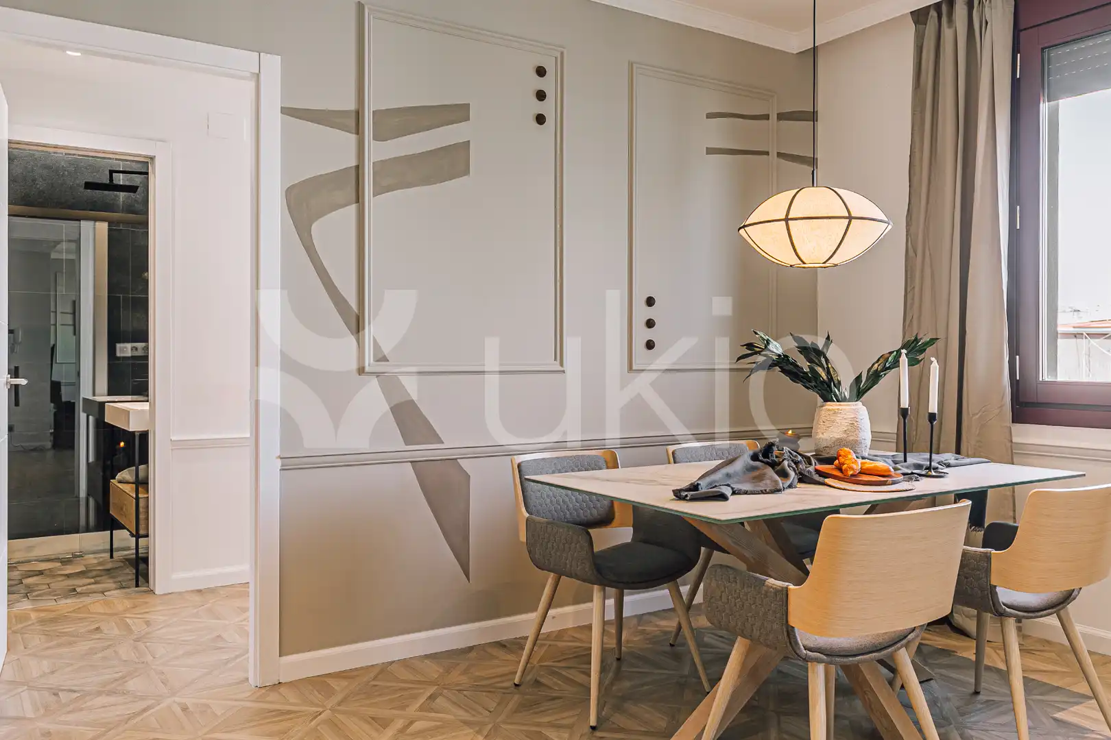 Menjador de Apartament de lloguer en Barcelona amb Aire condicionat, Calefacció i Moblat